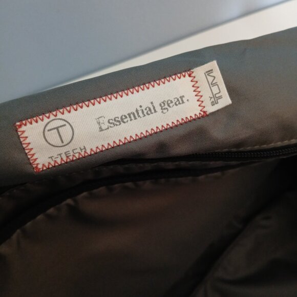TUMI T Tech Essentials Messenger Work Travel Cross body Strap Womens.Mens - Picture 5 of 14